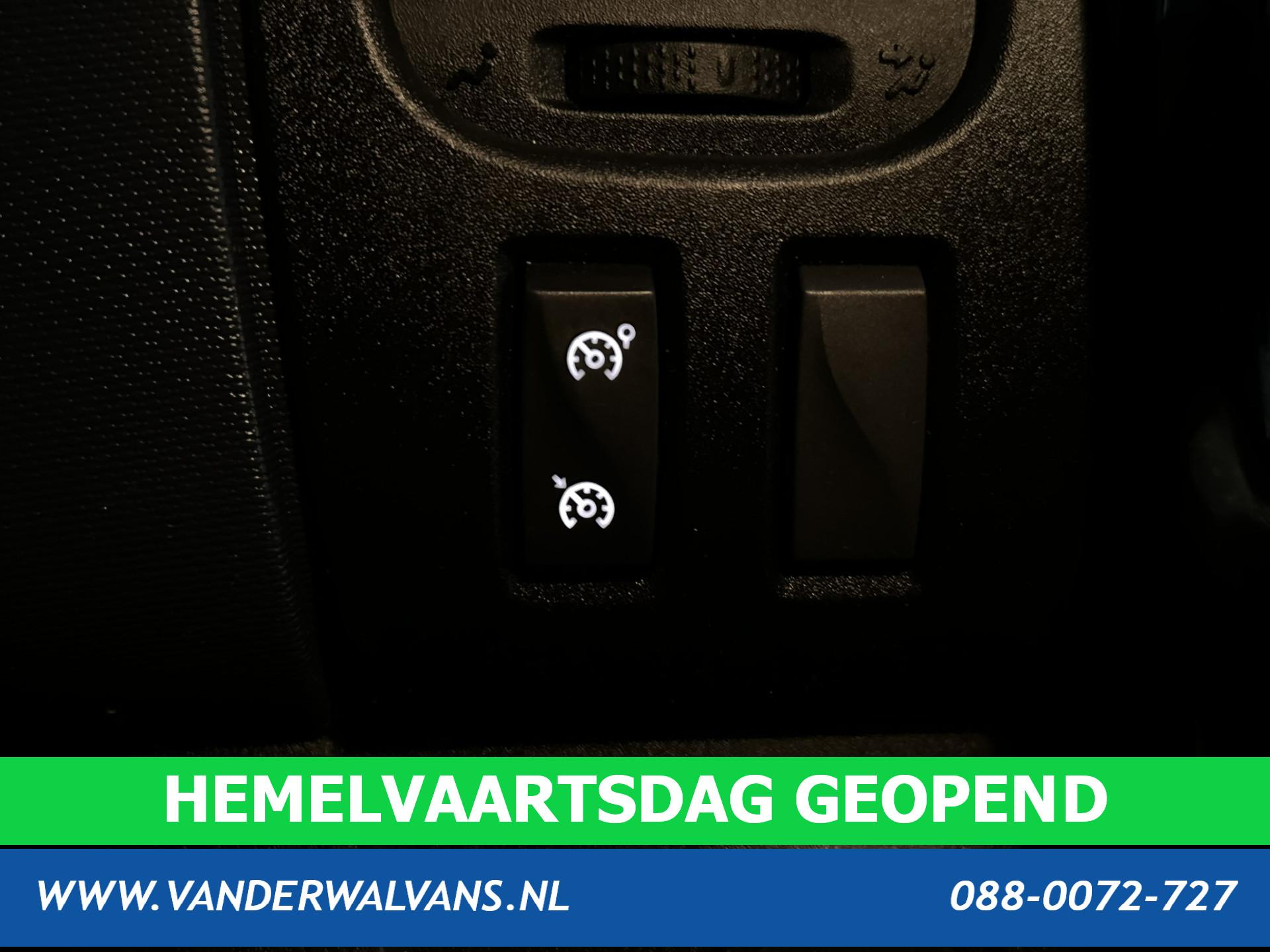 Foto 8 van Opel Vivaro 1.6 CDTI L2H1 inrichting Euro6 Airco | Imperiaal | Trekhaak | Navigatie | Camera