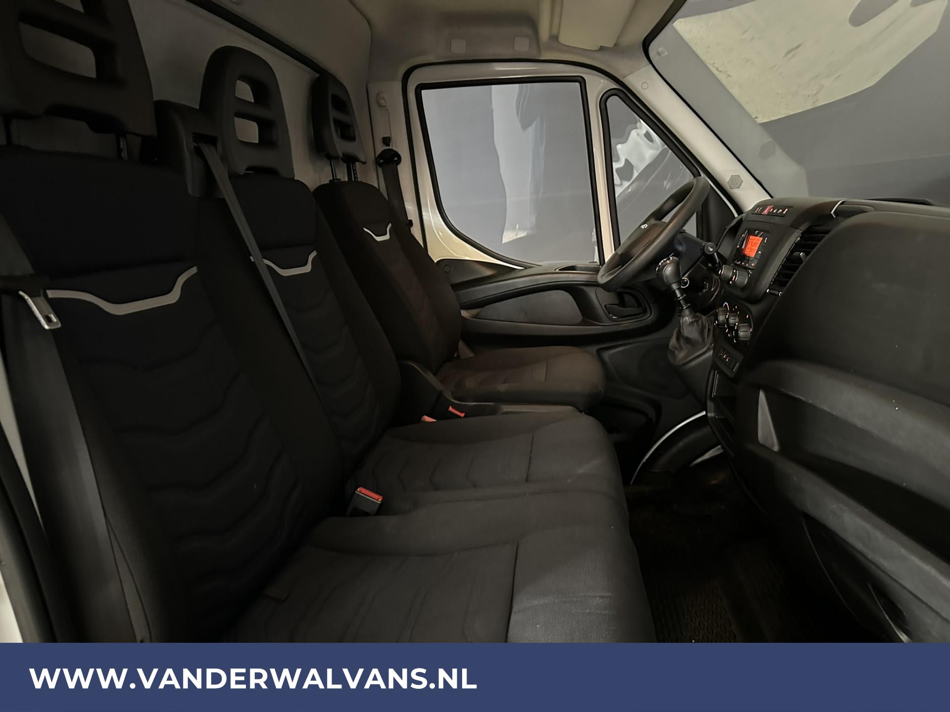 Foto 9 van Iveco Daily 35C16V 156pk Bakwagen + Laadklep Euro6 Dubbel Lucht Airco | 995kg laadvermogen